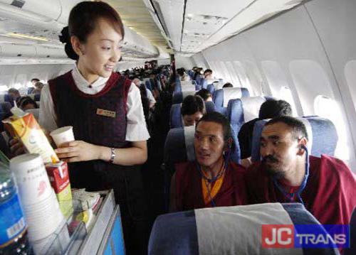 11日西寧機場(chǎng)開(kāi)通拉薩空運航線(xiàn)